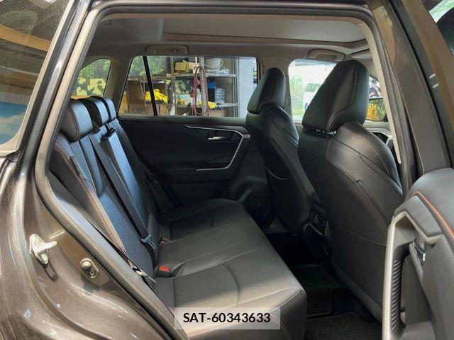 Toyota RAV4 2022-11 8209798-9