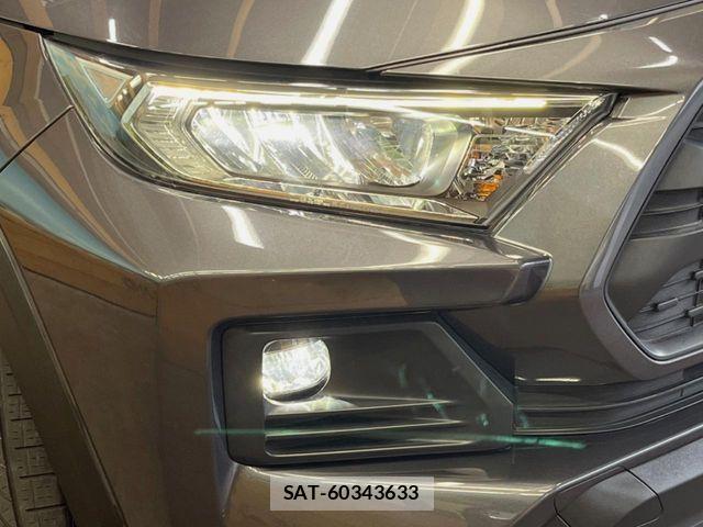 Toyota RAV4 2022-11 8209798-11
