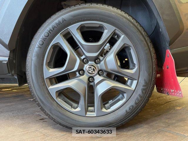 Toyota RAV4 2022-11 8209798-12