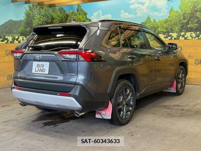 Toyota RAV4 2022-11 8209798-16
