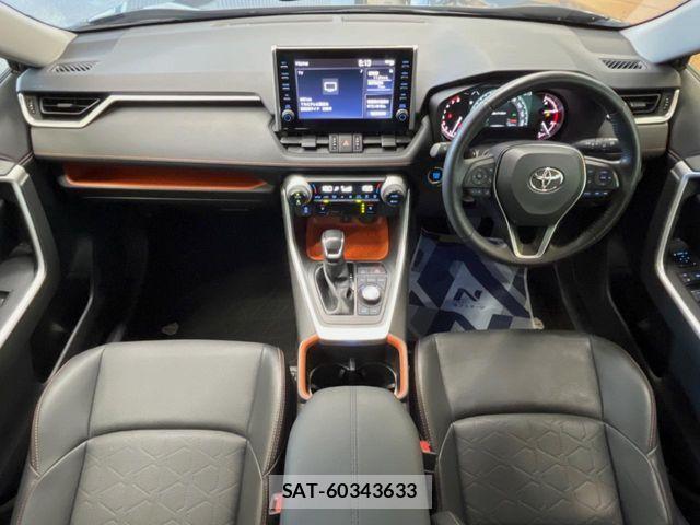 Toyota RAV4 2022-11 8209798-1