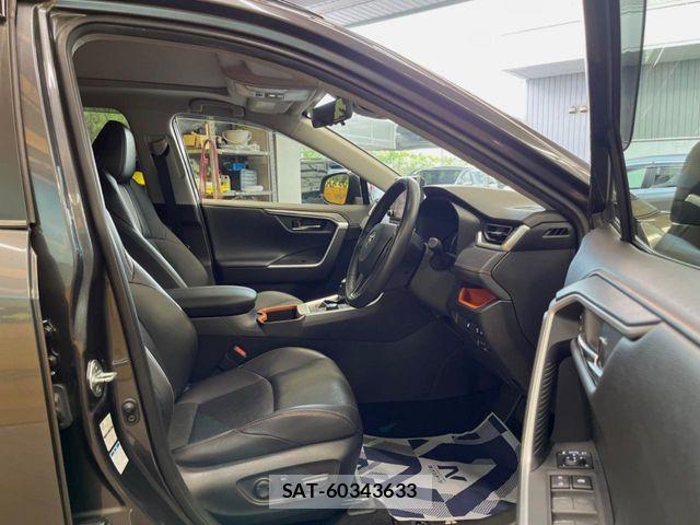 Toyota RAV4 2022-11 8209798-8