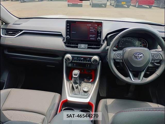 Toyota RAV4 2021-04 8209816-1