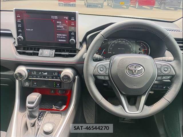 Toyota RAV4 2021-04 8209816-3
