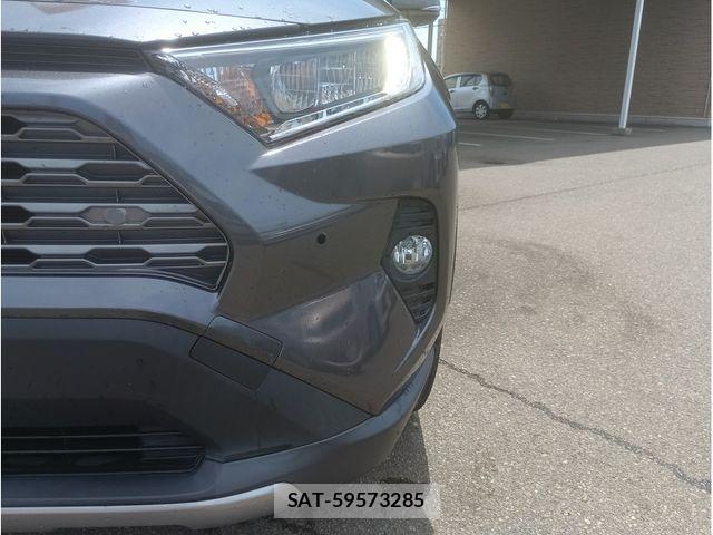 Toyota RAV4 2021-06 8231582-19