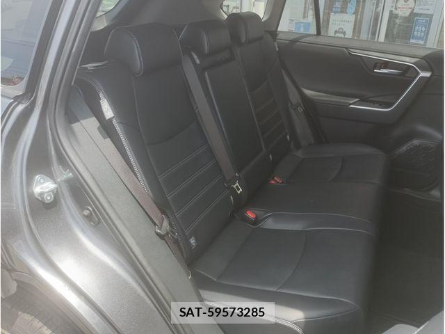 Toyota RAV4 2021-06 8231582-4