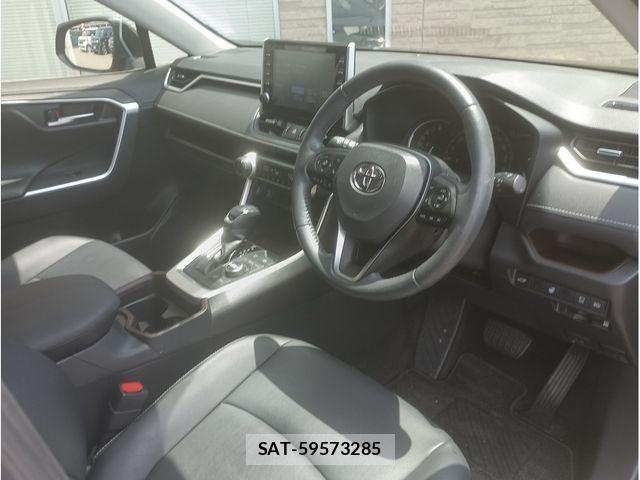 Toyota RAV4 2021-06 8231582-5