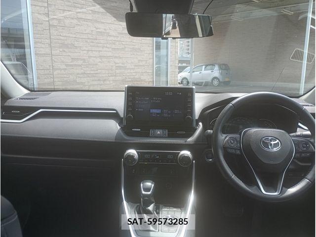 Toyota RAV4 2021-06 8231582-6