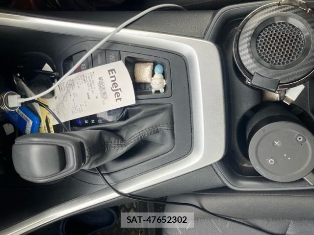 Toyota RAV4 2020-07 8231583-24
