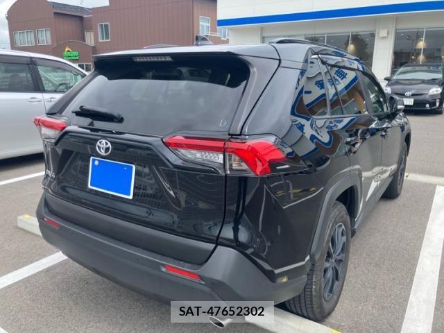 Toyota RAV4 2020-07 8231583-2