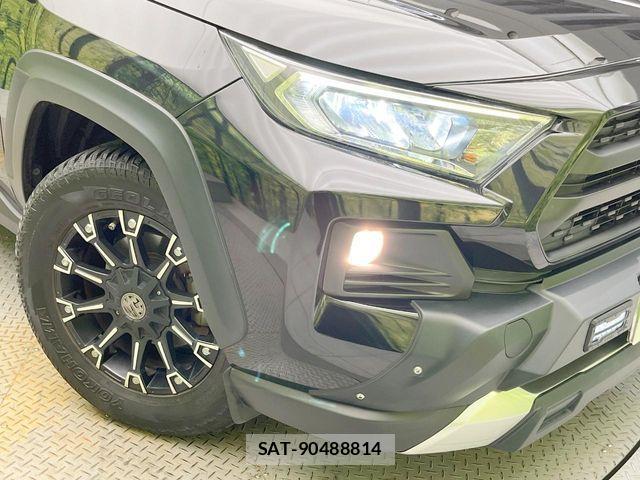 Toyota RAV4 2019-11 8246498-11