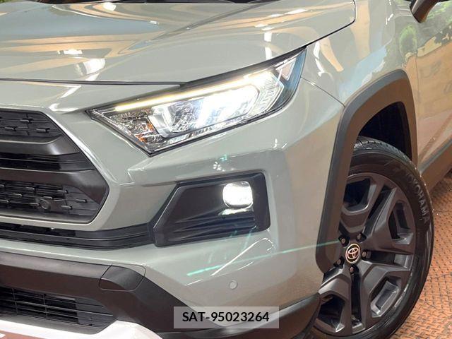 Toyota RAV4 2023-03 8246489-11