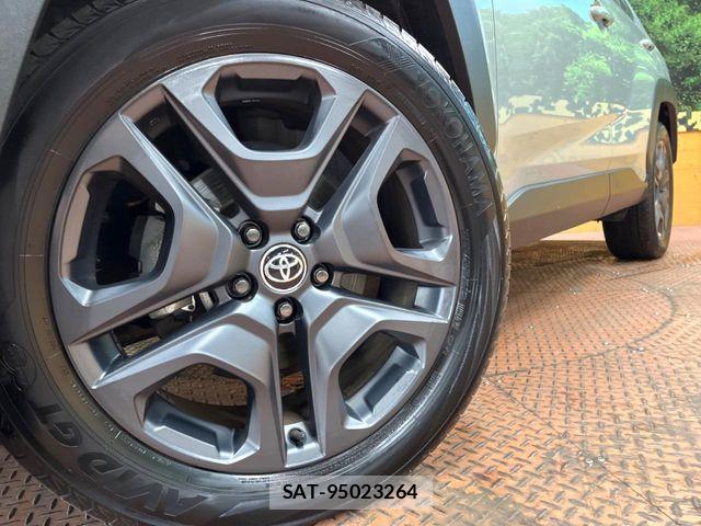 Toyota RAV4 2023-03 8246489-12