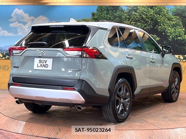 Toyota RAV4 2023-03 8246489-16