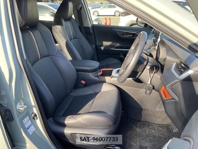 Toyota RAV4 2022-07 8246494-15