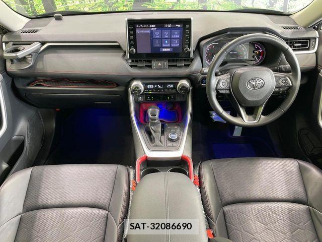 Toyota RAV4 2021-02 8246497-1
