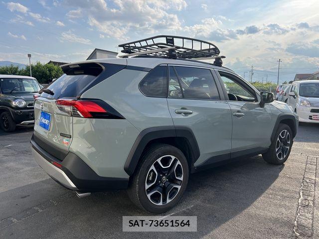 Toyota RAV4 2021-11 8316665-3