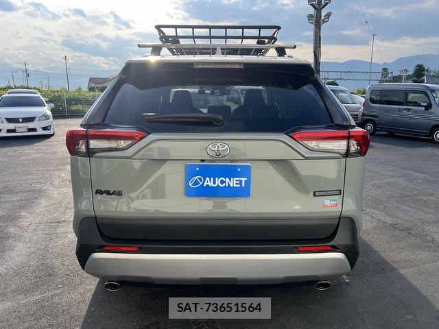 Toyota RAV4 2021-11 8316665-4