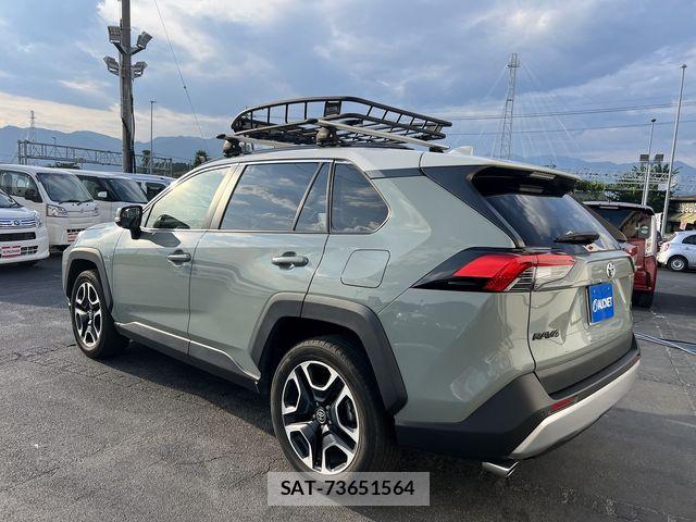 Toyota RAV4 2021-11 8316665-5
