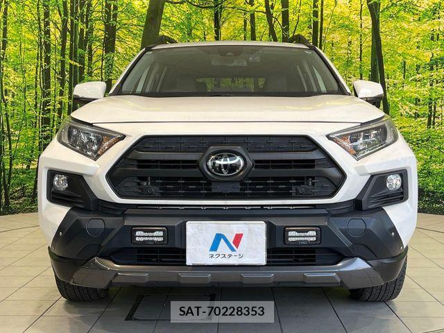 Toyota RAV4 2021-11 8316670-11