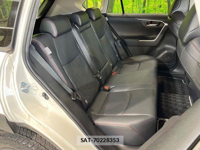Toyota RAV4 2021-11 8316670-8