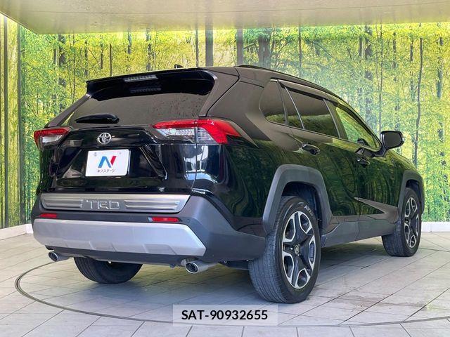 Toyota RAV4 2021-05 8316666-15