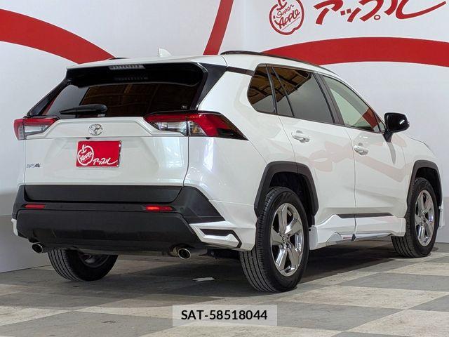 Toyota RAV4 2021-08 8316667-23