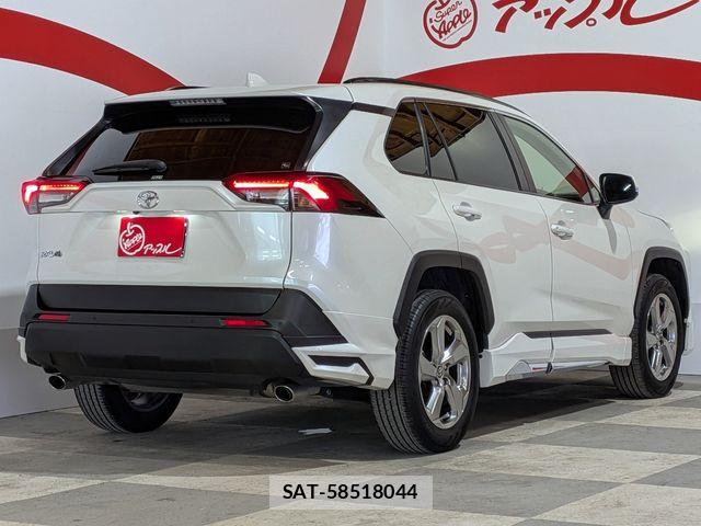 Toyota RAV4 2021-08 8316667-24