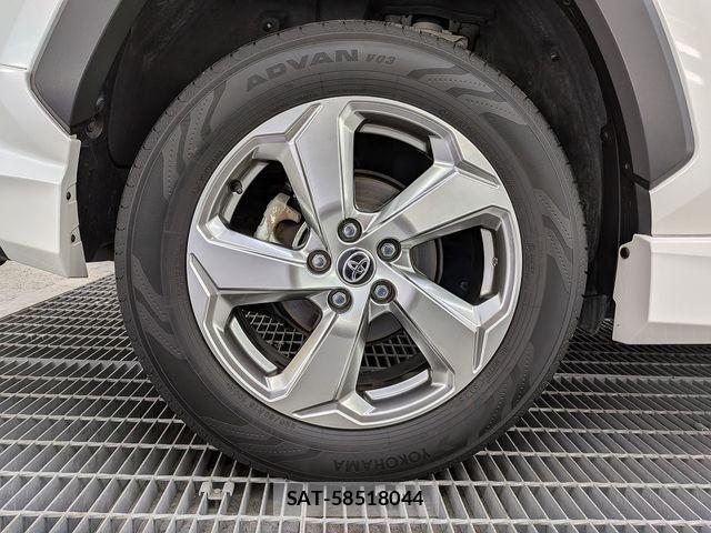 Toyota RAV4 2021-08 8316667-4