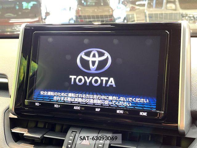 Toyota RAV4 2021-04 8316674-2