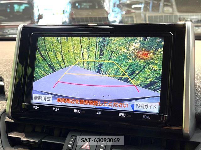 Toyota RAV4 2021-04 8316674-3
