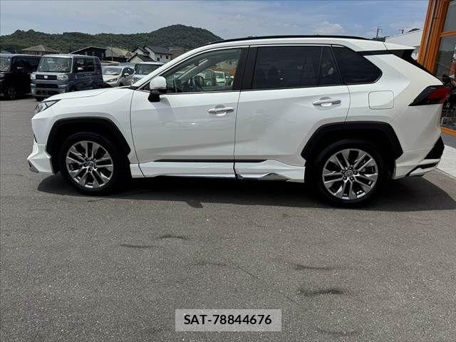 Toyota RAV4 2022-02 8316651-11