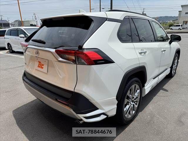 Toyota RAV4 2022-02 8316651-14