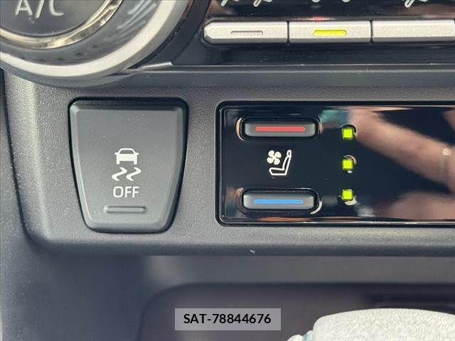 Toyota RAV4 2022-02 8316651-24