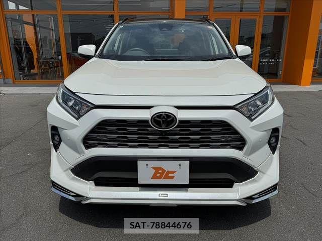 Toyota RAV4 2022-02 8316651-8