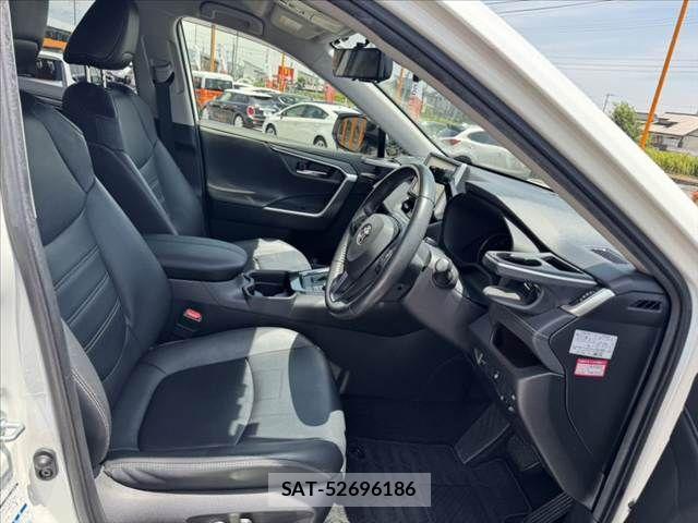 Toyota RAV4 2020-06 8316668-15