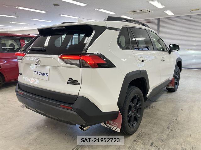 Toyota RAV4 2022-06 8316661-26
