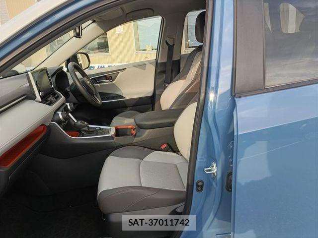 Toyota RAV4 2022-09 8316664-13