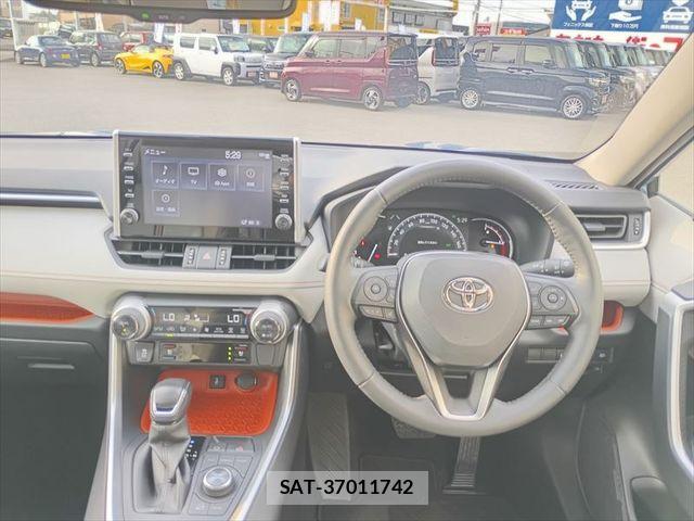 Toyota RAV4 2022-09 8316664-1