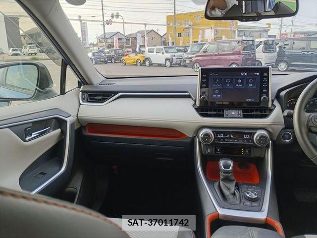 Toyota RAV4 2022-09 8316664-19