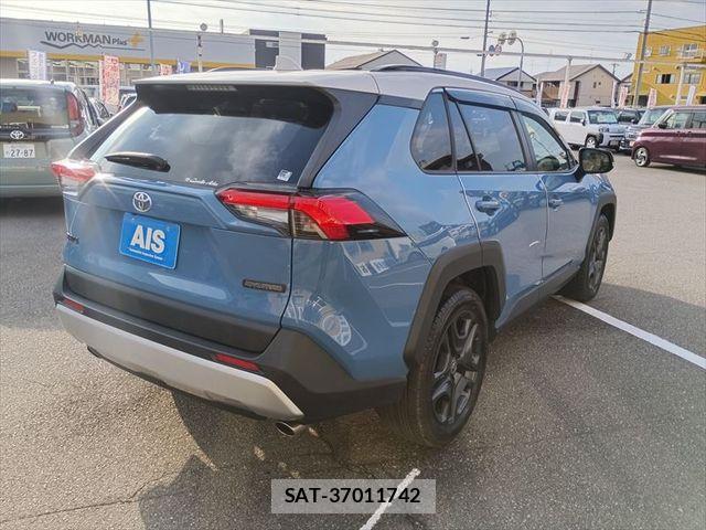 Toyota RAV4 2022-09 8316664-2