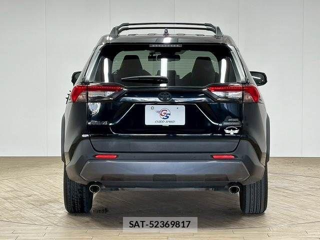 Toyota RAV4 2021-09 8337613-15