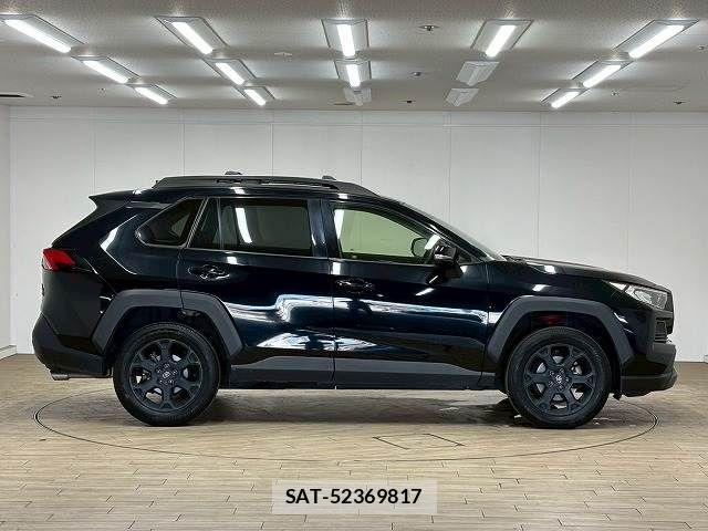 Toyota RAV4 2021-09 8337613-17