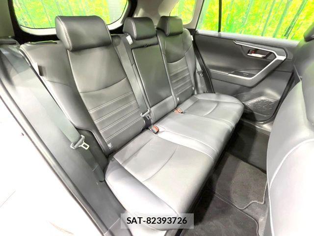 Toyota RAV4 2023-08 8337596-9