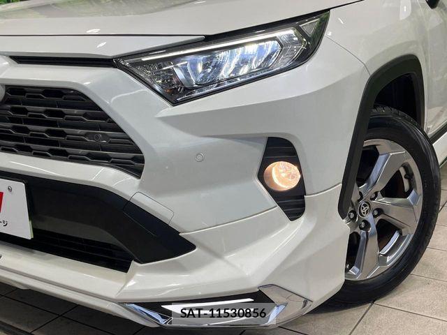 Toyota RAV4 2019-11 8337612-11