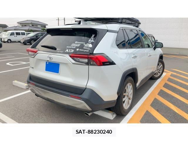 Toyota RAV4 2022-10 8337617-10