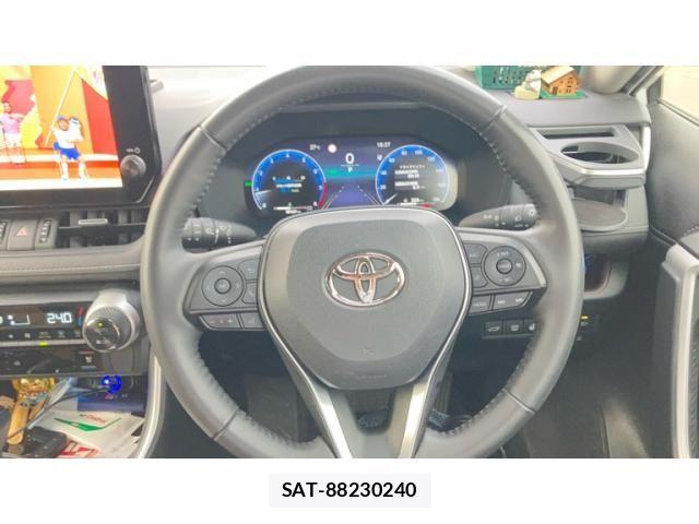 Toyota RAV4 2022-10 8337617-12