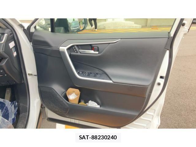 Toyota RAV4 2022-10 8337617-23