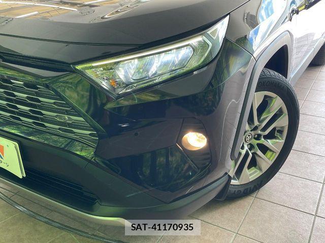 Toyota RAV4 2021-07 8337609-12