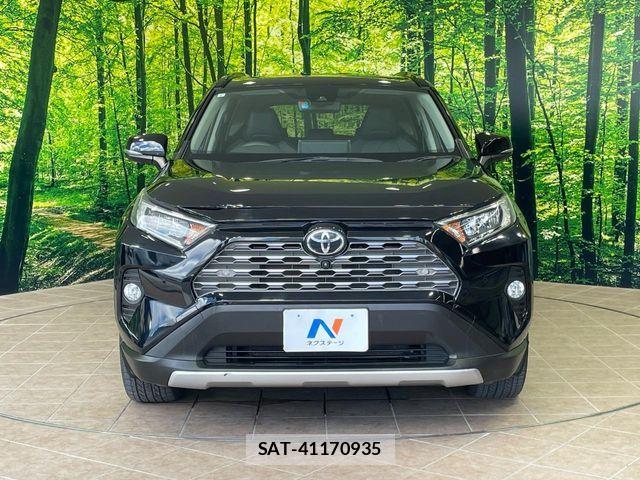 Toyota RAV4 2021-07 8337609-14